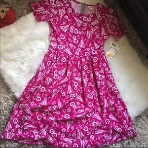 NWT Lularoe DISNEY sleeping beauty Amelia 💕